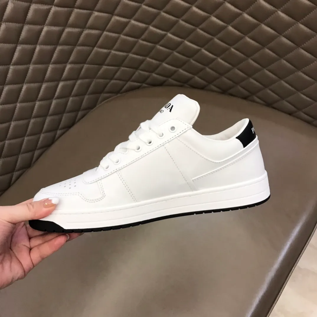 P380 Yuan 38-45 Prada Prada’s new men’s leather sports shoes, the highest version on the market, any comparison is welcome🆚! The original leather has excellent texture and is super high-end! Fetal sheep net lining imported from Italy, removable pad! Luxurious materials and fine workmanship, highly recommended!